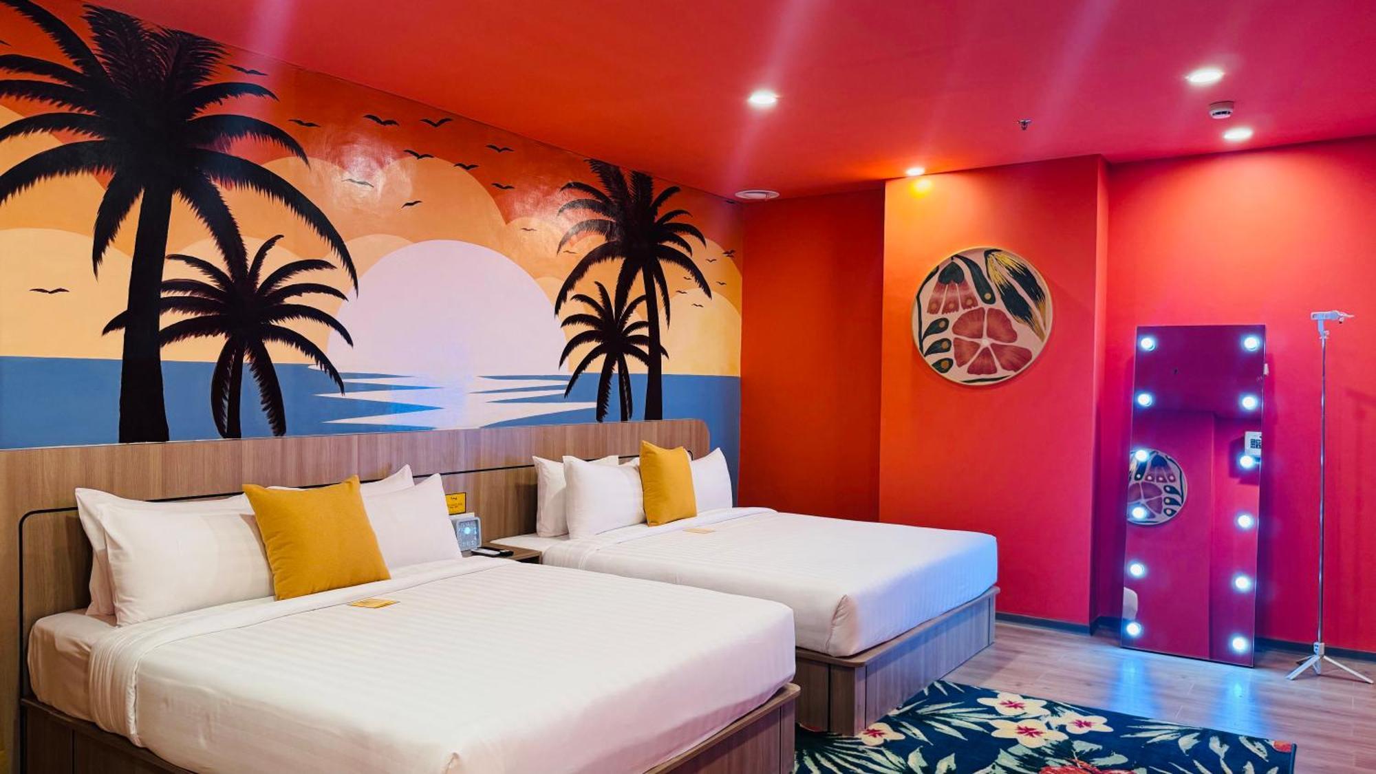 Yellow Bee Resort Cililitan Giacarta Esterno foto