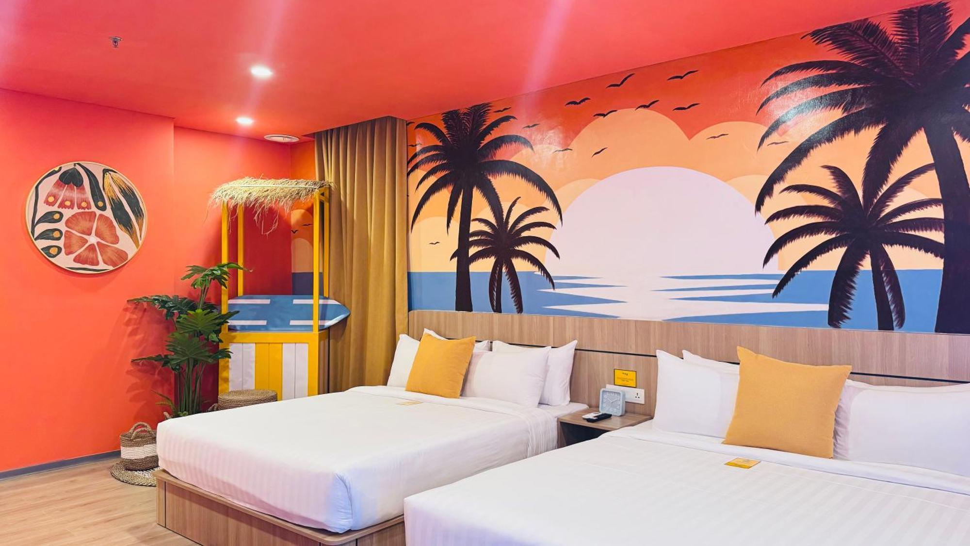 Yellow Bee Resort Cililitan Giacarta Esterno foto